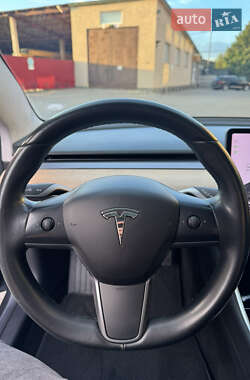 Седан Tesla Model 3 2017 в 