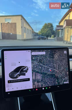 Седан Tesla Model 3 2017 в 
