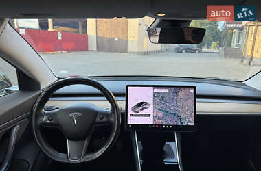 Седан Tesla Model 3 2017 в 