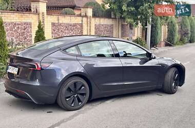Седан Tesla Model 3 2024 в 