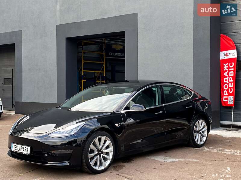 Седан Tesla Model 3 2020 в Киеве