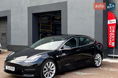 Седан Tesla Model 3 2020 в 