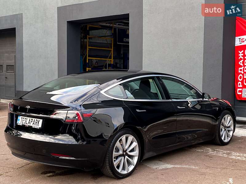 Седан Tesla Model 3 2020 в Киеве