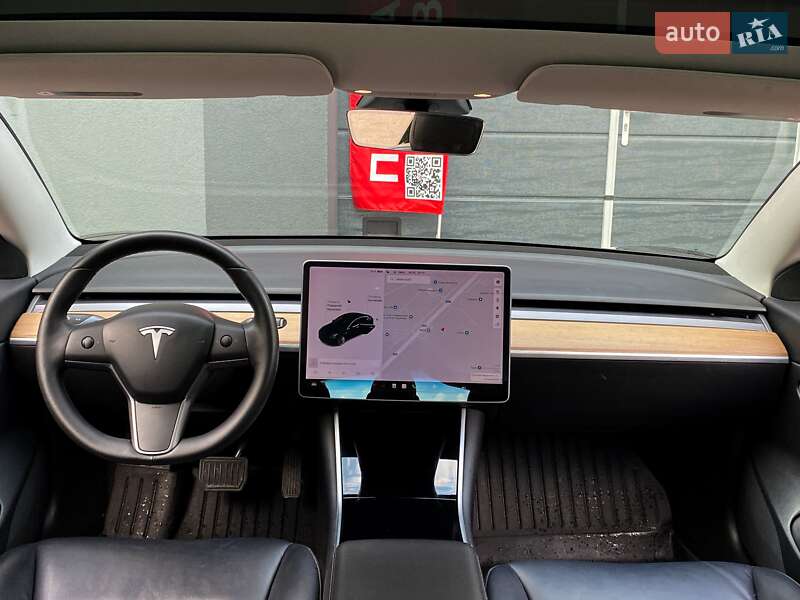 Седан Tesla Model 3 2020 в Киеве