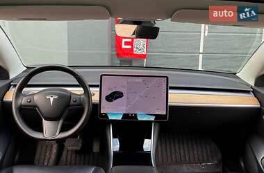 Седан Tesla Model 3 2020 в 