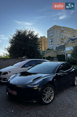 Седан Tesla Model 3 2020 в Черкассах