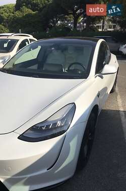 Седан Tesla Model 3 2019 в Киеве