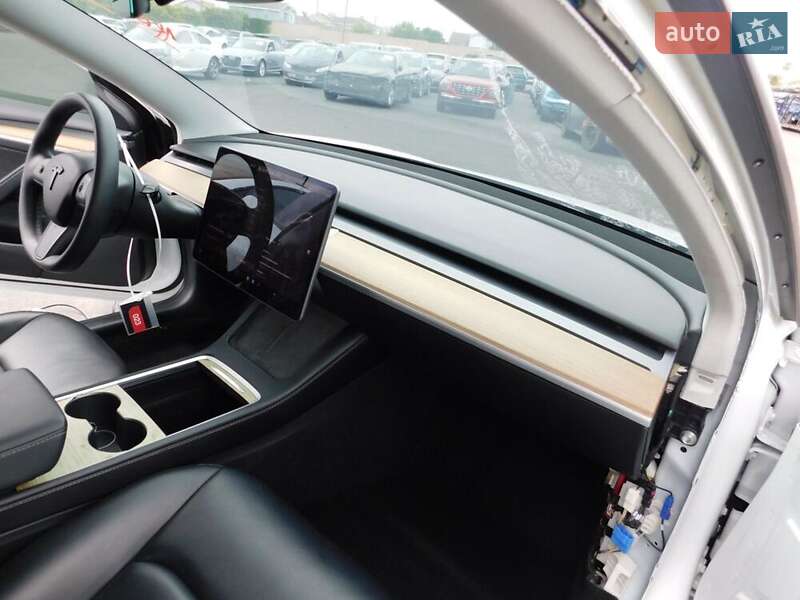 Седан Tesla Model 3 2021 в Хмельницком