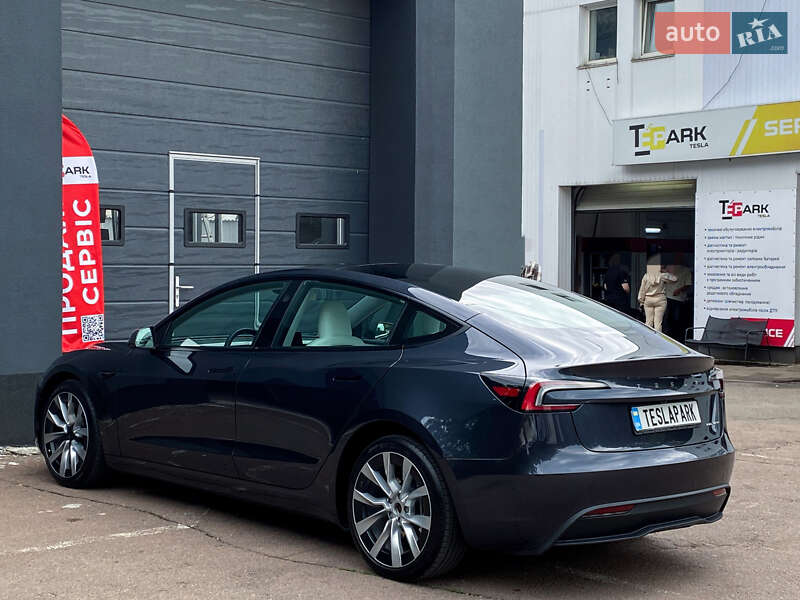 Седан Tesla Model 3 2024 в Киеве