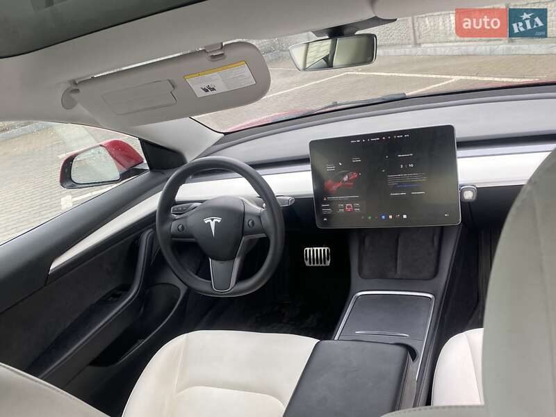 Седан Tesla Model 3 2021 в Кривому Розі