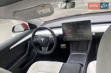 Седан Tesla Model 3 2021 в 