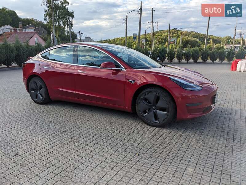 Седан Tesla Model 3 2019 в Полтаві