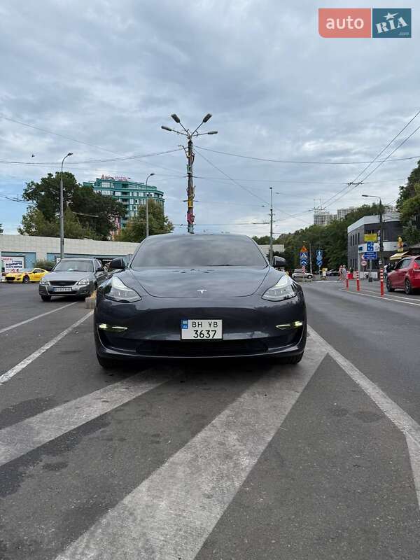 Седан Tesla Model 3 2022 в Одессе
