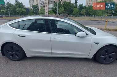 Седан Tesla Model 3 2018 в Киеве