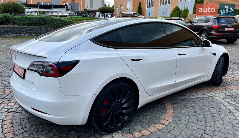 Седан Tesla Model 3 2022 в Луцьку