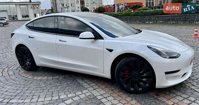 Седан Tesla Model 3 2022 в Луцьку