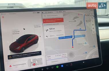 Седан Tesla Model 3 2022 в 