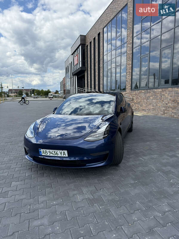 Седан Tesla Model 3 2021 в Виннице