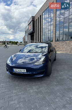 Седан Tesla Model 3 2021 в 