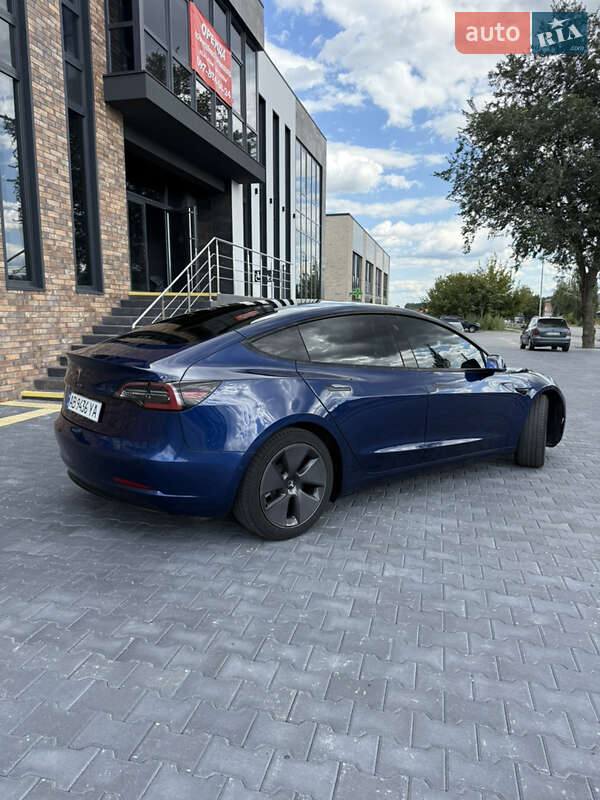 Седан Tesla Model 3 2021 в Виннице