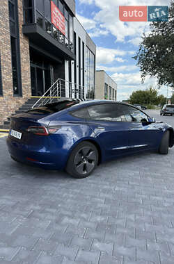 Седан Tesla Model 3 2021 в 
