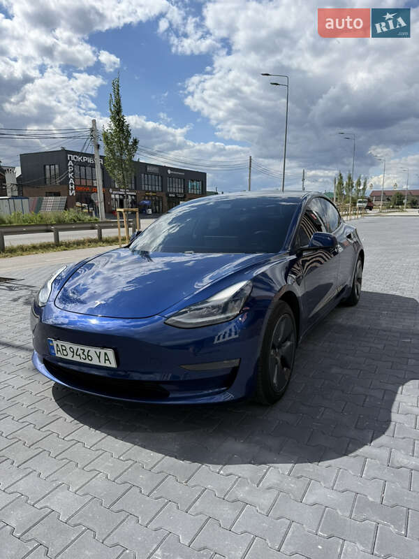 Седан Tesla Model 3 2021 в Виннице