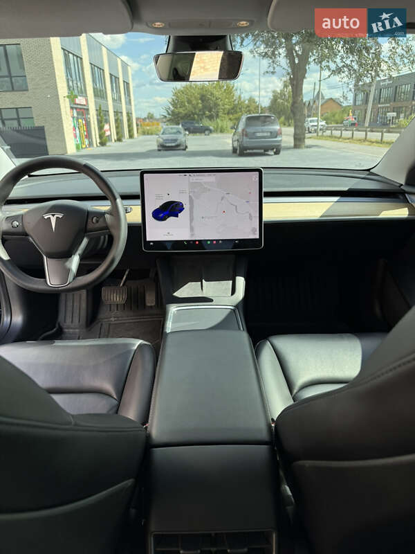 Седан Tesla Model 3 2021 в Виннице