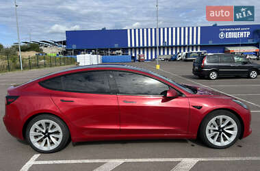 Седан Tesla Model 3 2021 в 