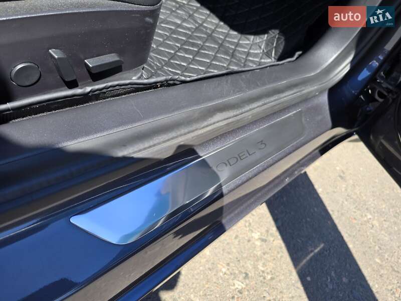 Седан Tesla Model 3 2020 в Одессе