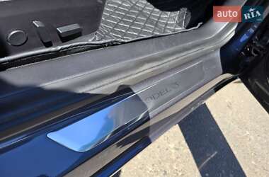 Седан Tesla Model 3 2020 в 