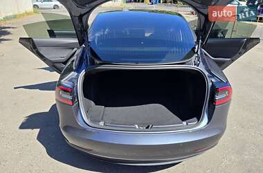 Седан Tesla Model 3 2020 в 