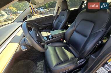 Седан Tesla Model 3 2020 в 