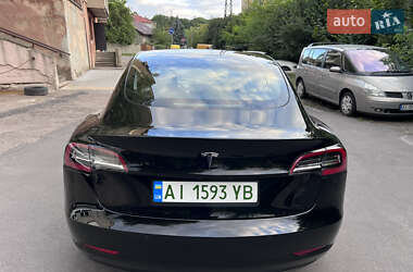 Седан Tesla Model 3 2020 в 