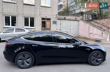 Седан Tesla Model 3 2020 в 