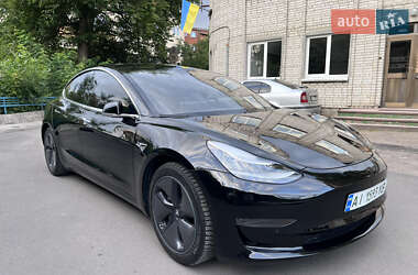 Седан Tesla Model 3 2020 в 