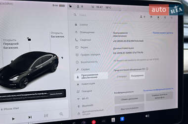 Седан Tesla Model 3 2020 в 