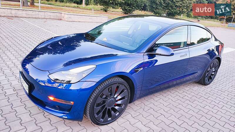 Седан Tesla Model 3 2023 в Киеве