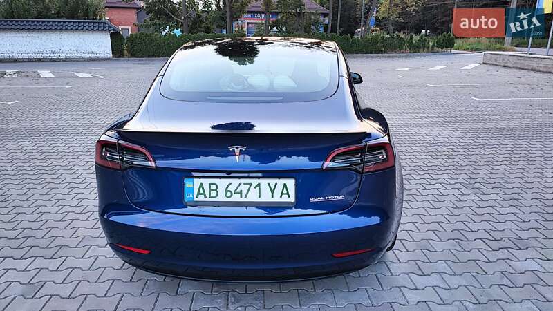 Седан Tesla Model 3 2023 в Киеве