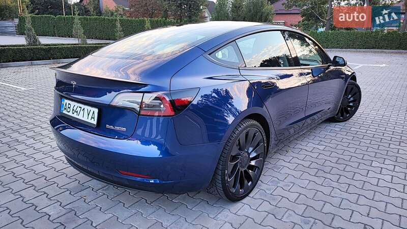 Седан Tesla Model 3 2023 в Киеве