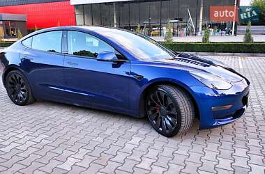 Седан Tesla Model 3 2023 в 