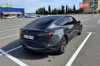Седан Tesla Model 3 2023 в 
