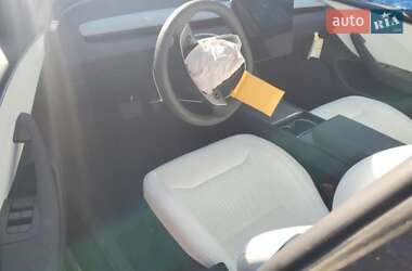 Седан Tesla Model 3 2024 в 