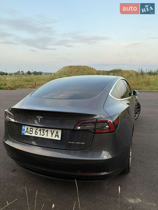 Седан Tesla Model 3 2019 в Виннице