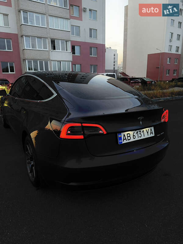 Седан Tesla Model 3 2019 в Виннице