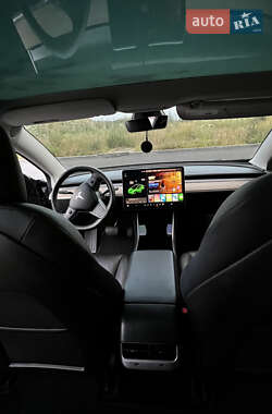 Седан Tesla Model 3 2019 в 