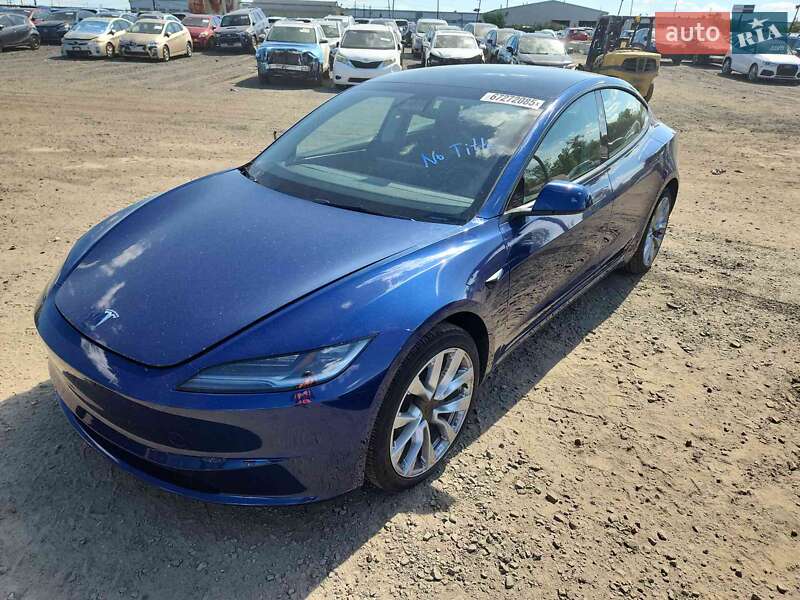 Седан Tesla Model 3 2024 в Києві
