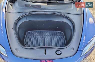 Седан Tesla Model 3 2024 в 