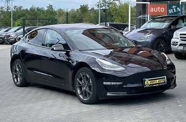 Седан Tesla Model 3 2018 в Чернівцях