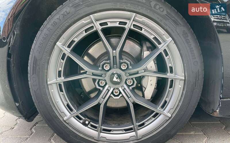 Седан Tesla Model 3 2018 в Чернівцях