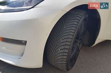 Седан Tesla Model 3 2019 в 